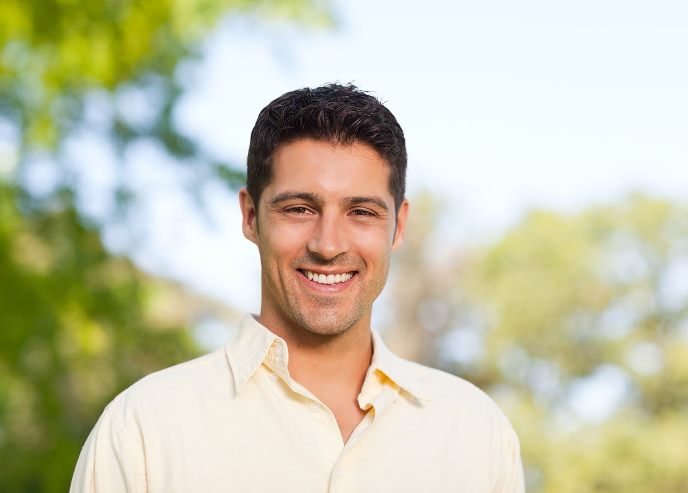 Teeth Whitening for instantly brighter & confident smiles